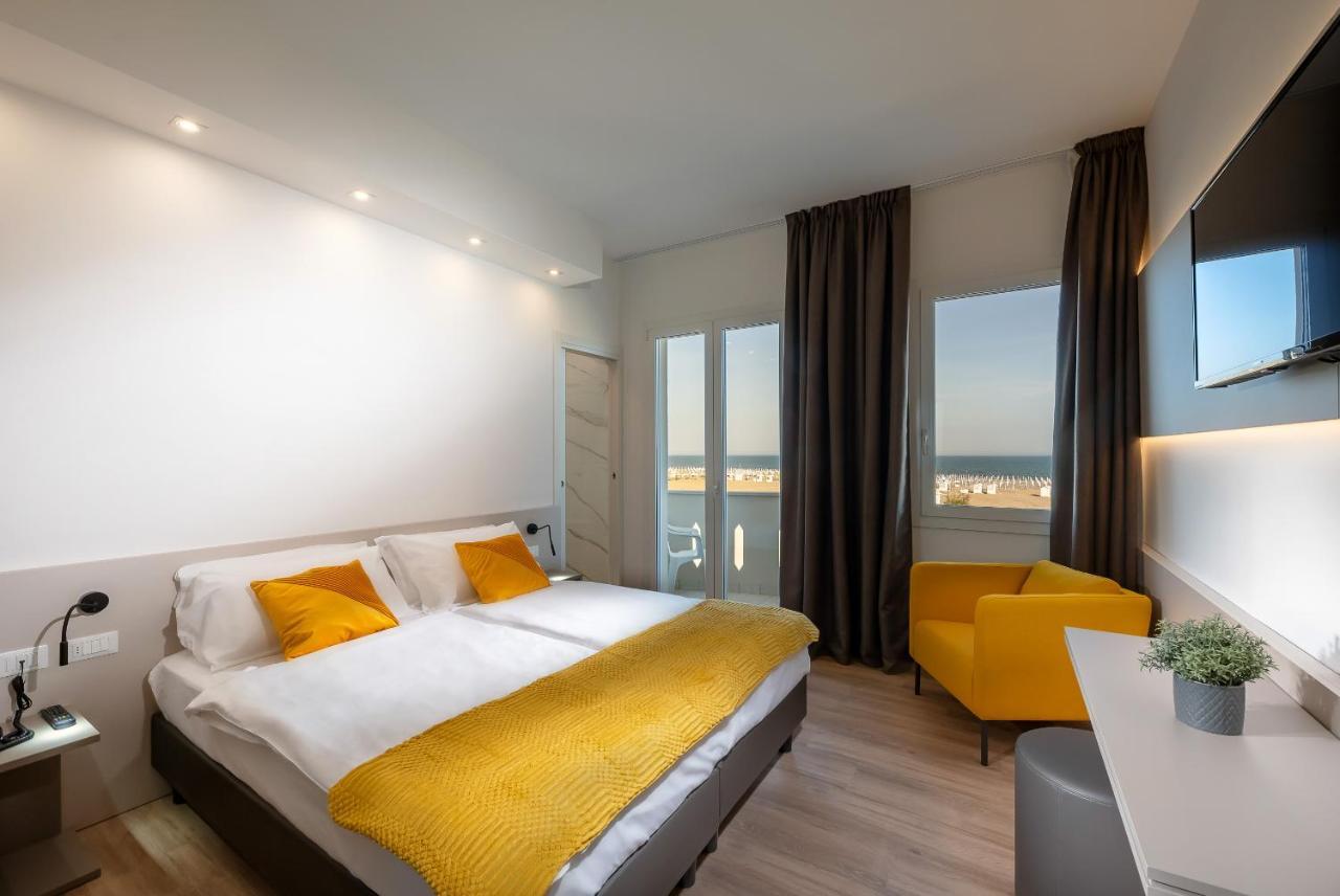 Hotel Delfino Caorle Exteriör bild