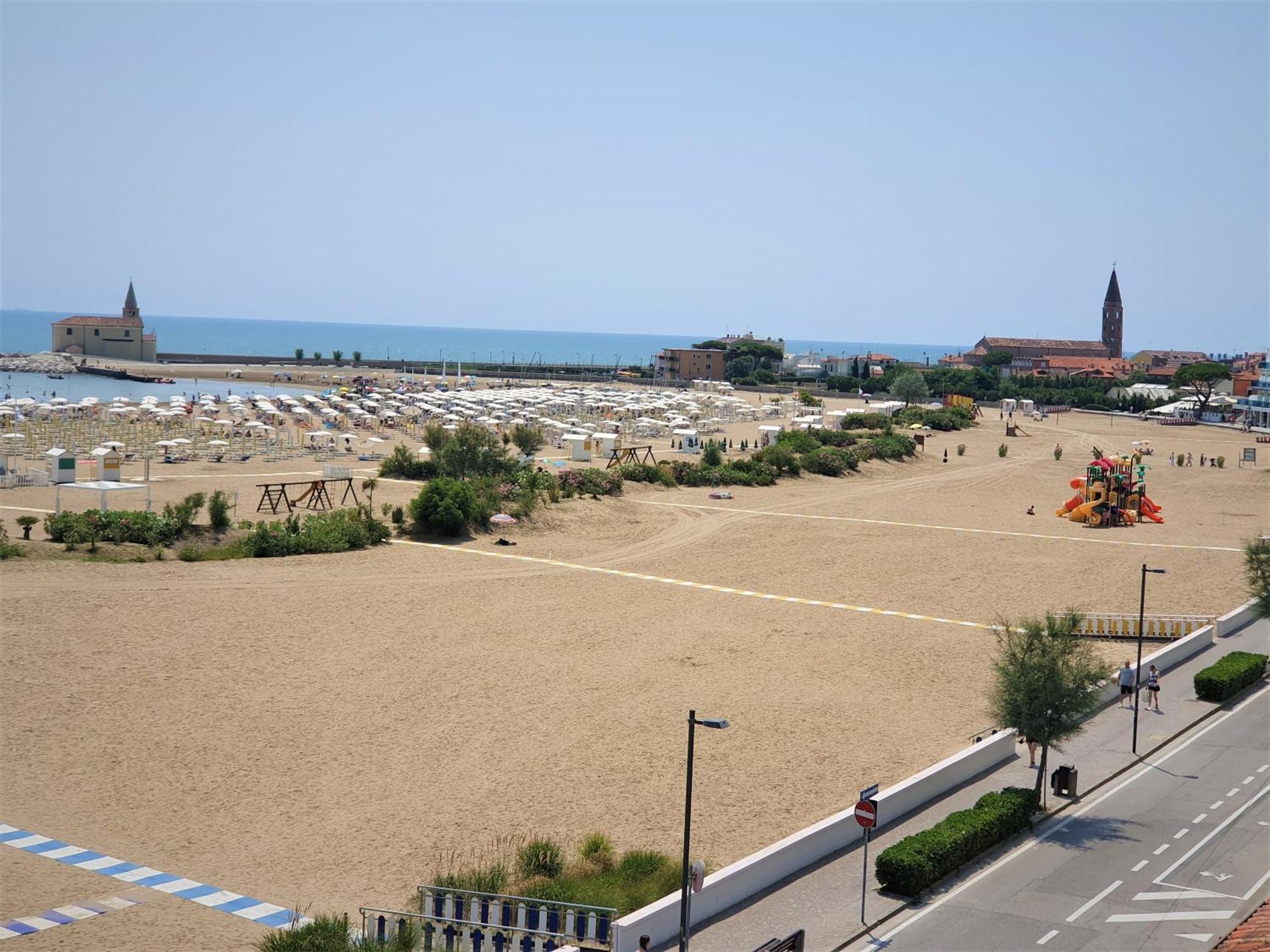 Hotel Delfino Caorle Exteriör bild