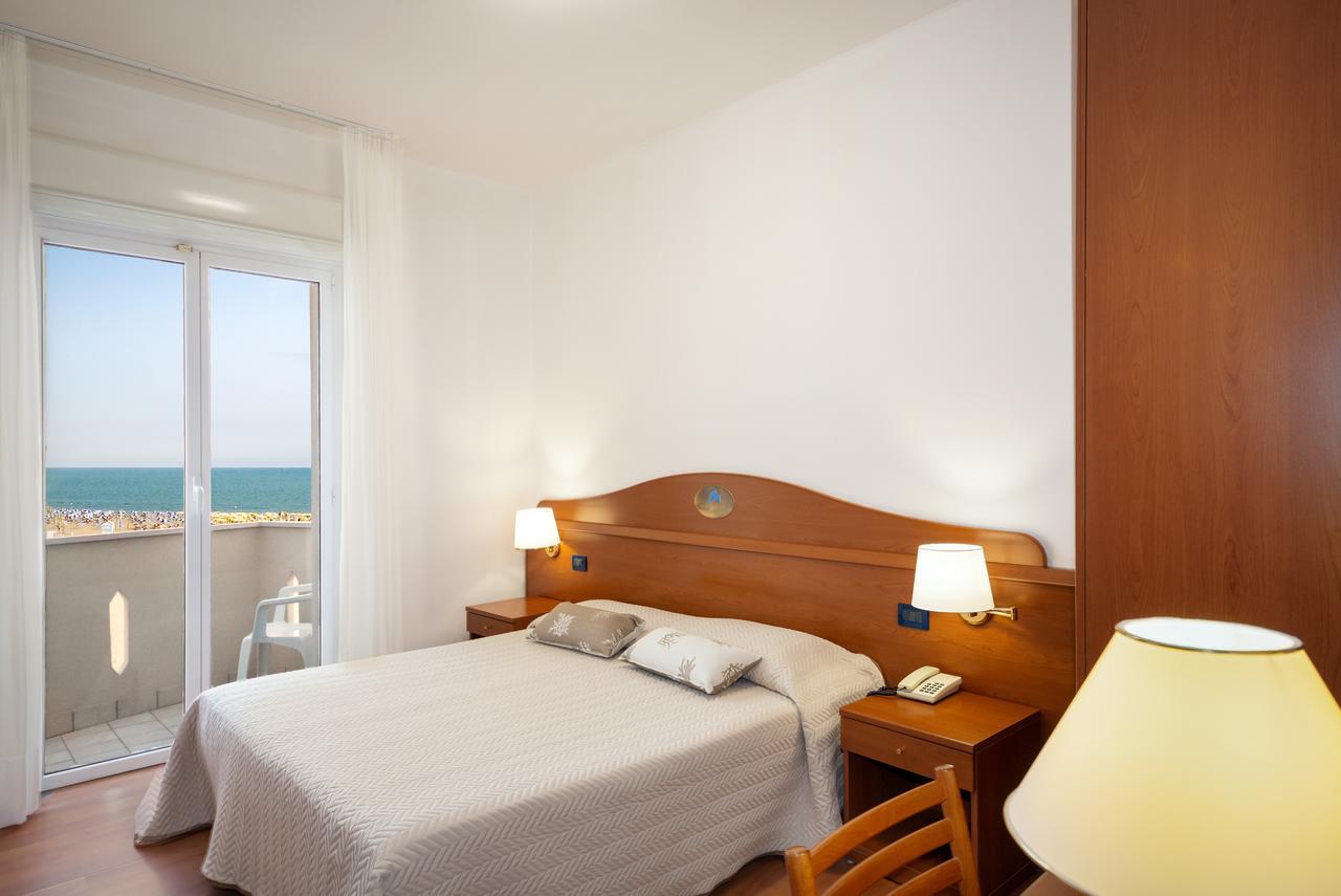 Hotel Delfino Caorle Exteriör bild