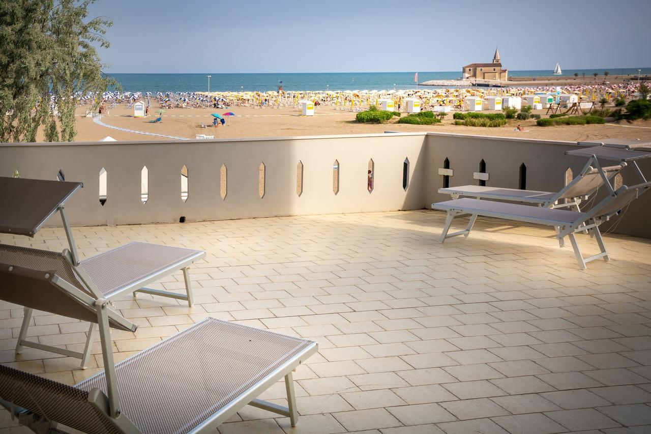 Hotel Delfino Caorle Exteriör bild